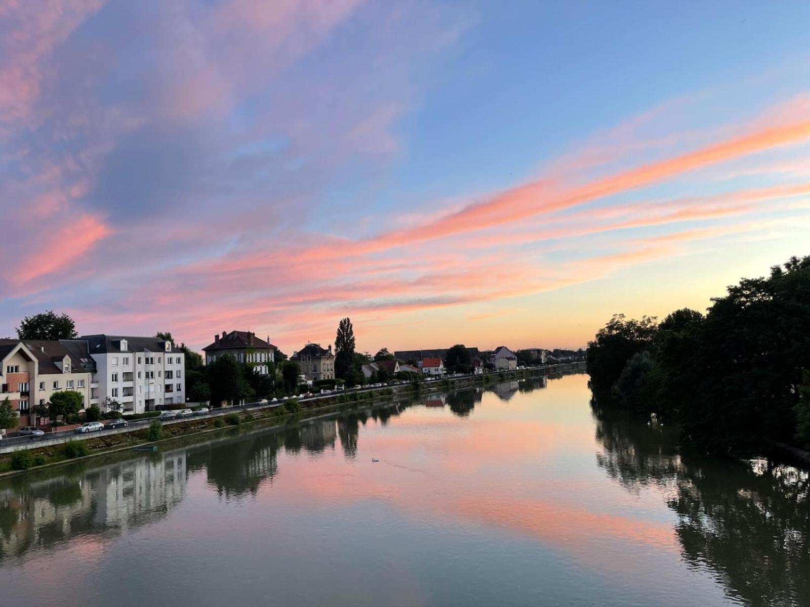 Les 4 Reflets De La Marne Lägenhet Pomponne Exteriör bild